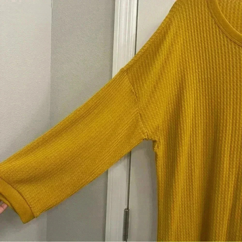 Knit Long Sleeve Top With Cut Out On Neckline/Chest Area - Picture 4 of 7